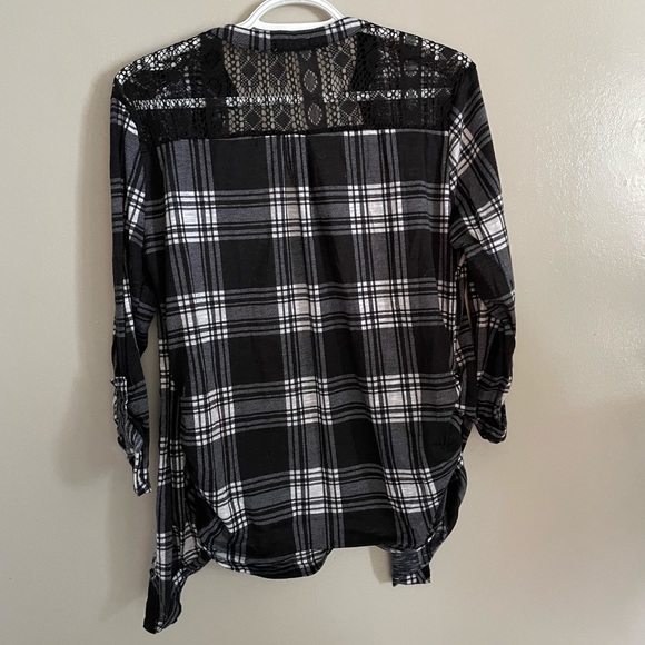 (L) Ardene Black Plaid - Picture 2 of 2